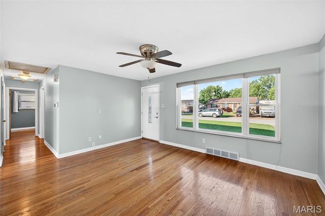 4019 Greenmeadows Drive, St Louis, MO 63123