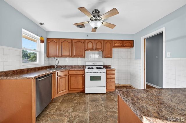 4019 Greenmeadows Drive, St Louis, MO 63123