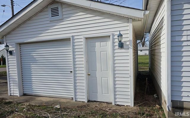 106 S Smith Street, Boswell, IN 47921