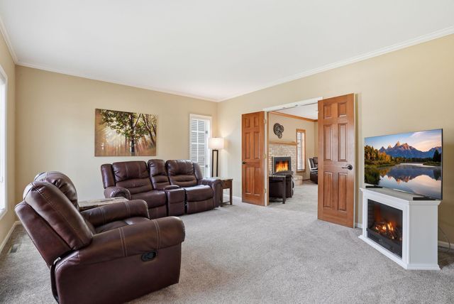 6624 129th Street W, Apple Valley, MN 55124