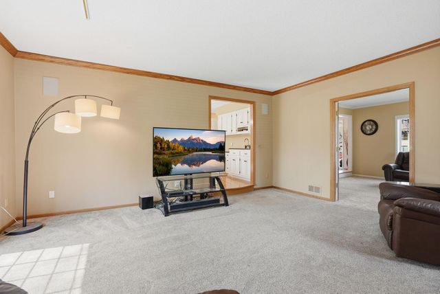 6624 129th Street W, Apple Valley, MN 55124