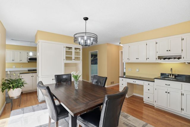 6624 129th Street W, Apple Valley, MN 55124