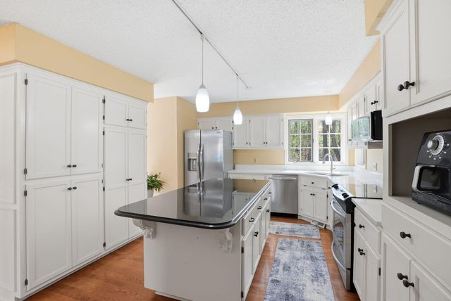 6624 129th Street W, Apple Valley, MN 55124