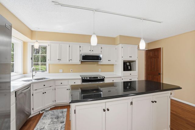 6624 129th Street W, Apple Valley, MN 55124