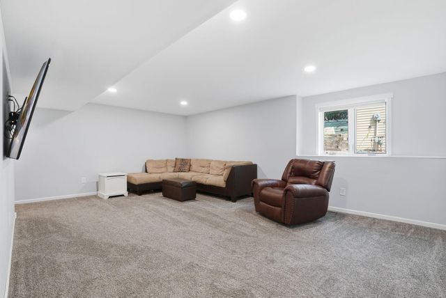 6624 129th Street W, Apple Valley, MN 55124