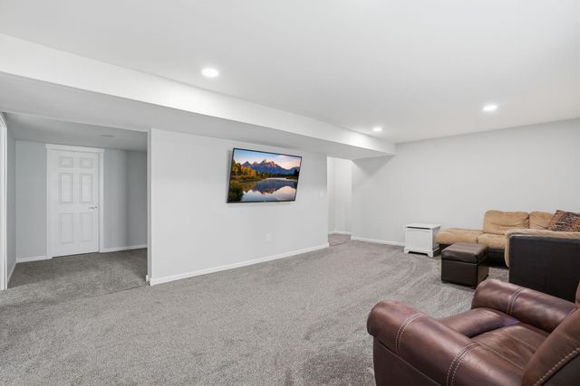 6624 129th Street W, Apple Valley, MN 55124