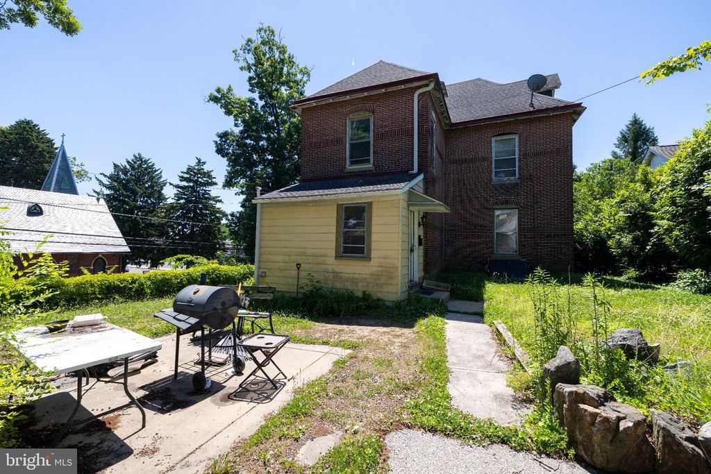 201 W BALTIMORE AVE, Clifton Heights, PA 19018