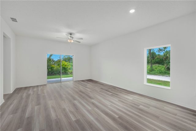 9316 104th Avenue, Vero Beach, FL 32967