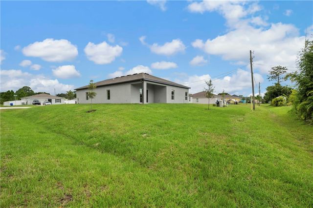 9316 104th Avenue, Vero Beach, FL 32967