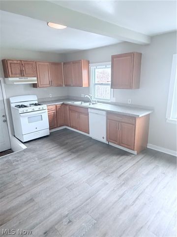 16406 Home Street, Maple Heights, OH 44137