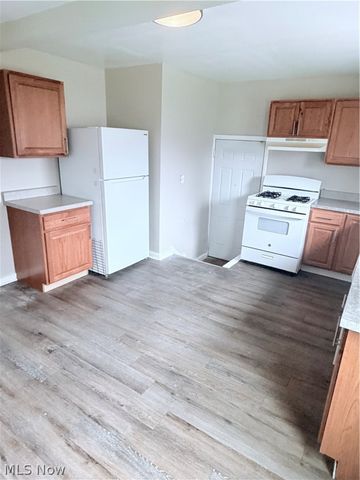 16406 Home Street, Maple Heights, OH 44137