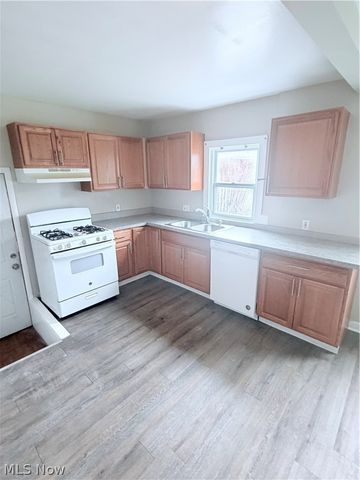 16406 Home Street, Maple Heights, OH 44137