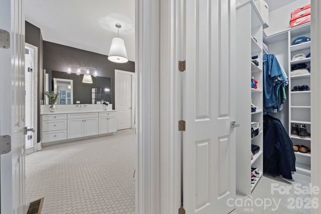 200 Seven Oaks Landing, Belmont, NC 28012