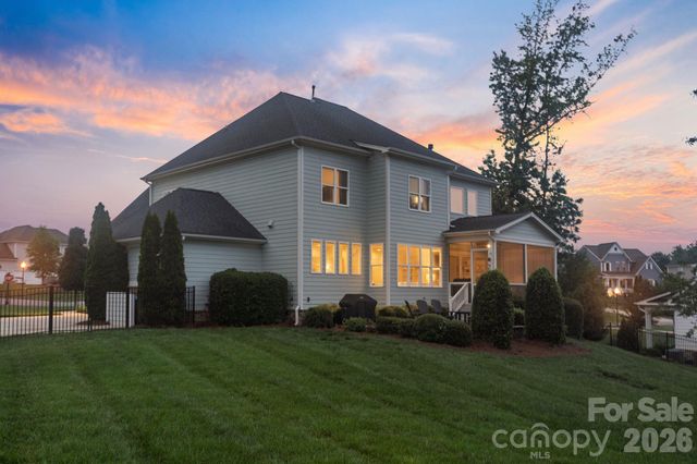 200 Seven Oaks Landing, Belmont, NC 28012