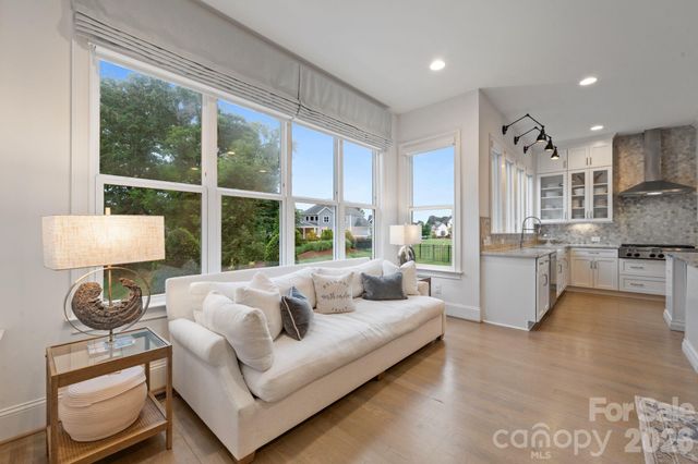 200 Seven Oaks Landing, Belmont, NC 28012