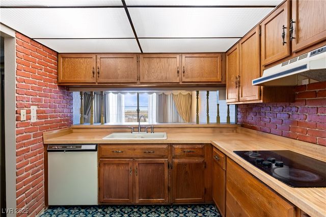 750 South Royal Crest Circle 353, Las Vegas, NV 89169