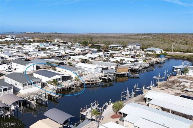 3070 Harpoon LN, St James City, FL 33956