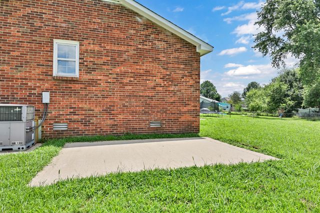 3416 Minor Dr, Clarksville, TN 37042
