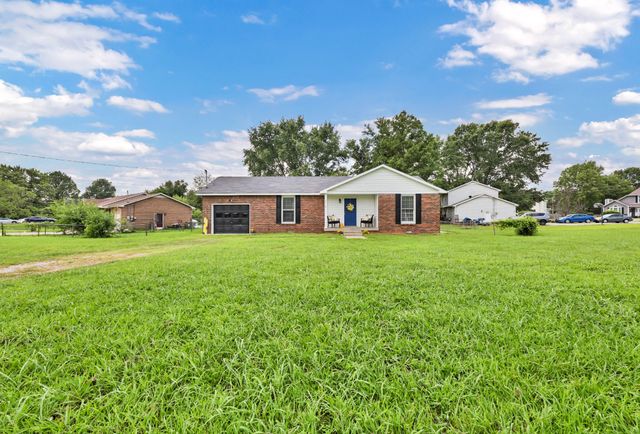 3416 Minor Dr, Clarksville, TN 37042