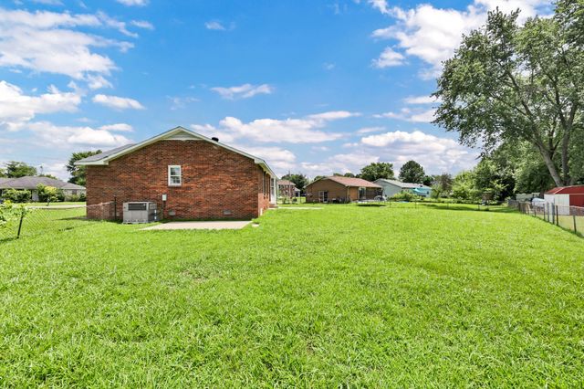 3416 Minor Dr, Clarksville, TN 37042