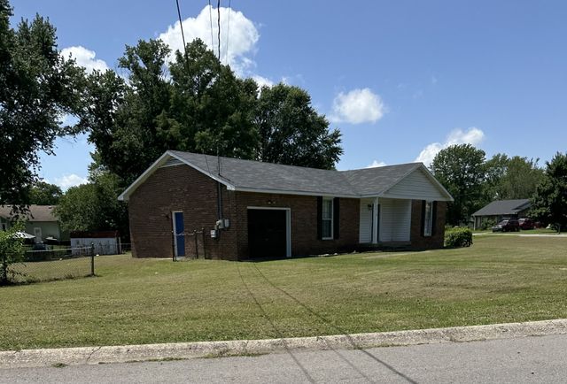 3416 Minor Dr, Clarksville, TN 37042