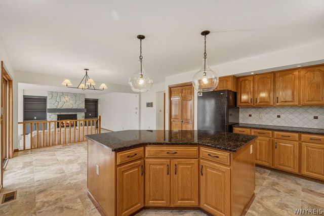 165 Spicer Creek Run, Grand Island, NY 14072