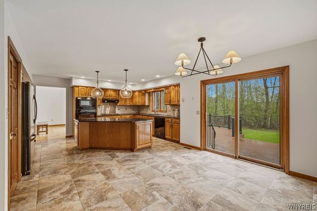 165 Spicer Creek Run, Grand Island, NY 14072