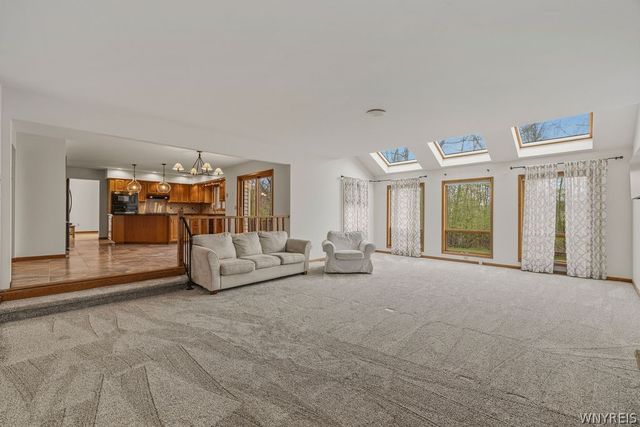 165 Spicer Creek Run, Grand Island, NY 14072