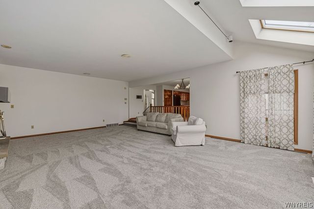 165 Spicer Creek Run, Grand Island, NY 14072