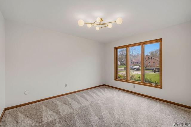 165 Spicer Creek Run, Grand Island, NY 14072