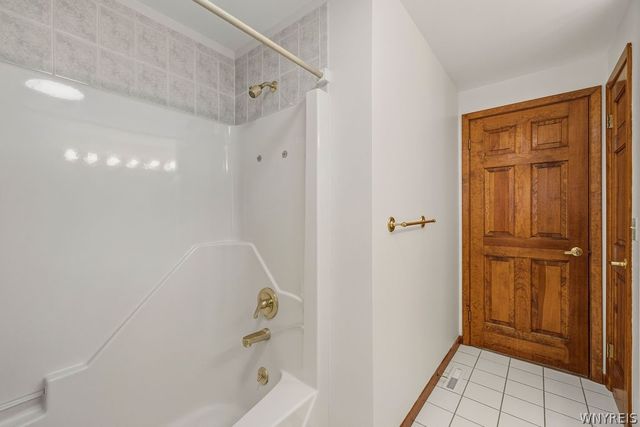 165 Spicer Creek Run, Grand Island, NY 14072
