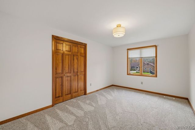 165 Spicer Creek Run, Grand Island, NY 14072
