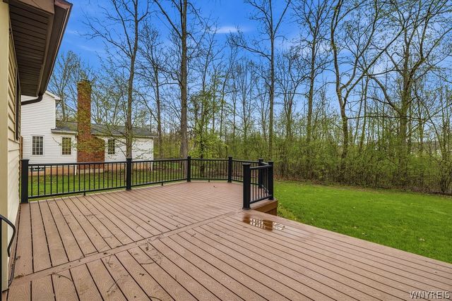 165 Spicer Creek Run, Grand Island, NY 14072
