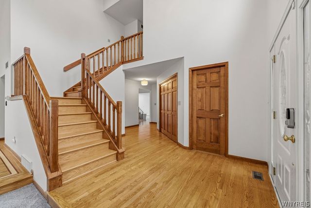165 Spicer Creek Run, Grand Island, NY 14072