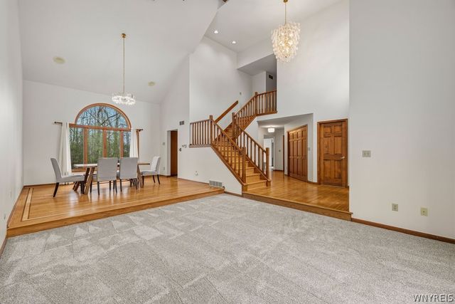 165 Spicer Creek Run, Grand Island, NY 14072