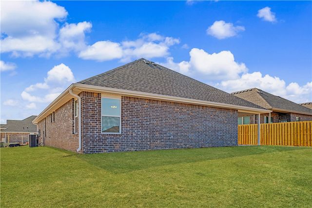 1030 Ari Avenue, Centerton, AR 72719