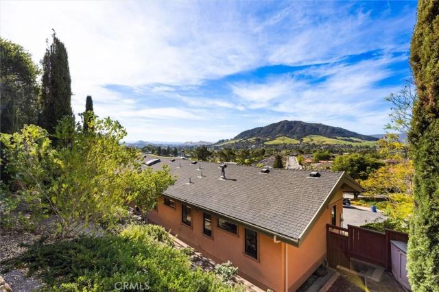 957 Skyline Drive, San Luis Obispo, CA 93405
