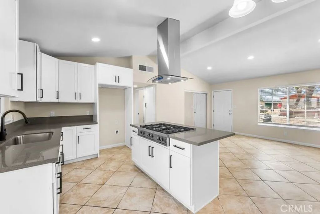 10921 Rome Beauty, California City, CA 93505