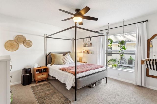 1050 22ND AVENUE N, St Petersburg, FL 33704
