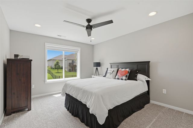 1735 Cottage Ridge Drive, Marion, IA 52302