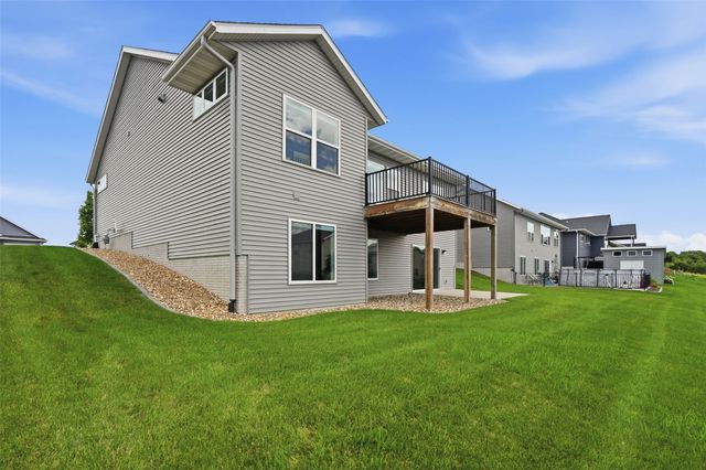 1735 Cottage Ridge Drive, Marion, IA 52302