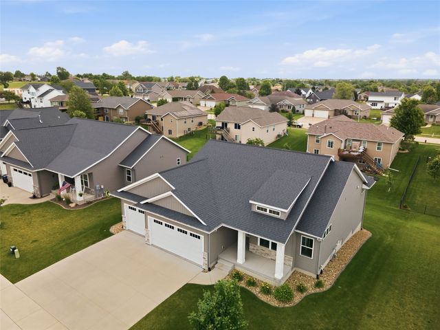 1735 Cottage Ridge Drive, Marion, IA 52302