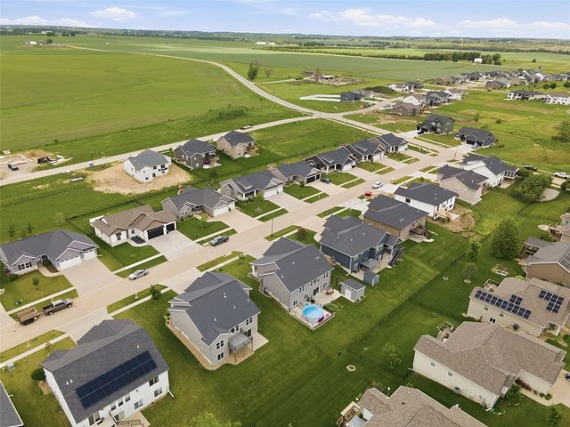 1735 Cottage Ridge Drive, Marion, IA 52302