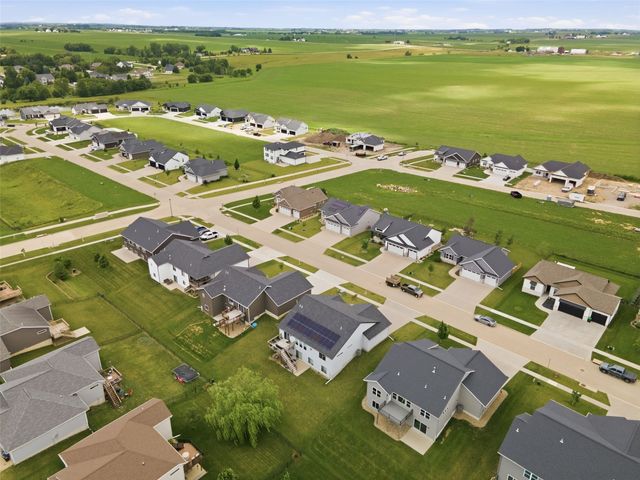 1735 Cottage Ridge Drive, Marion, IA 52302