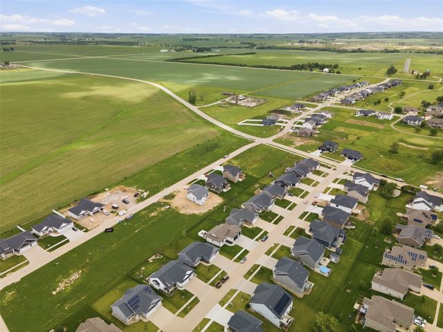 1735 Cottage Ridge Drive, Marion, IA 52302