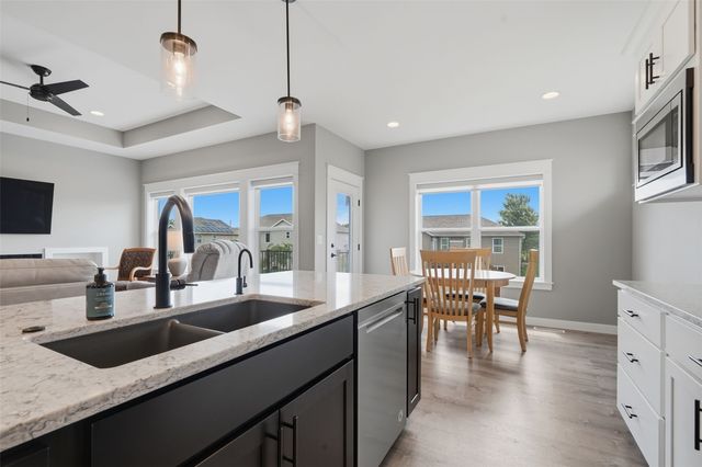 1735 Cottage Ridge Drive, Marion, IA 52302