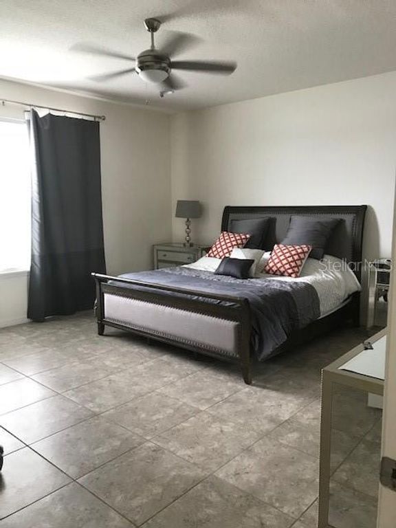 Image 25 of property listing at 12126 HOMESTEAD PARK LANE, Orlando, FL 32824