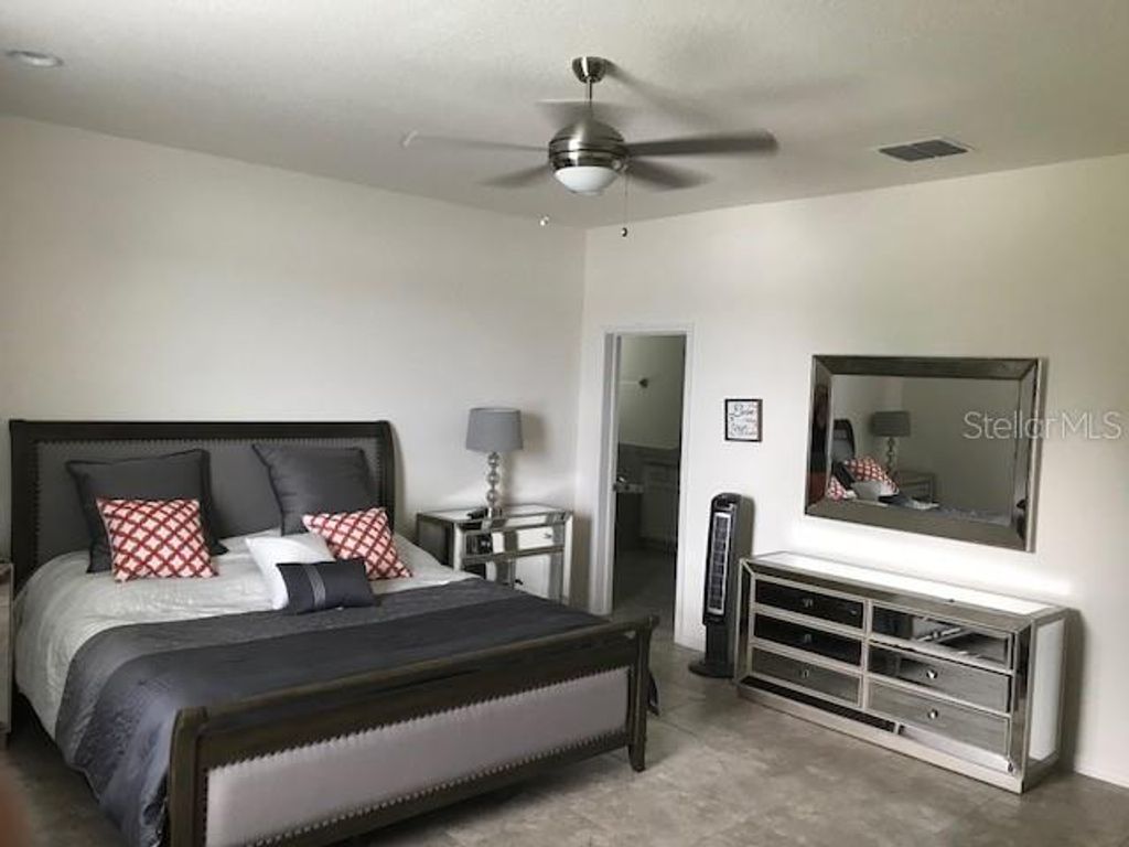 Image 27 of property listing at 12126 HOMESTEAD PARK LANE, Orlando, FL 32824