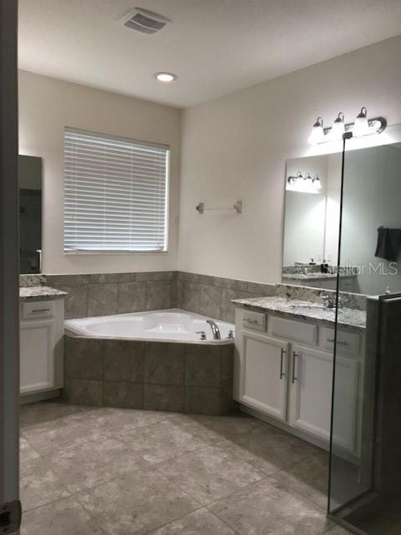 Image 28 of property listing at 12126 HOMESTEAD PARK LANE, Orlando, FL 32824