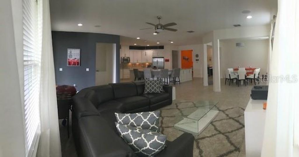 Image 8 of property listing at 12126 HOMESTEAD PARK LANE, Orlando, FL 32824